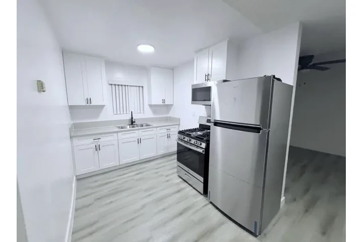 $1000 : ESTUDIO LOS ANGELES +PARKING🚘 image 1