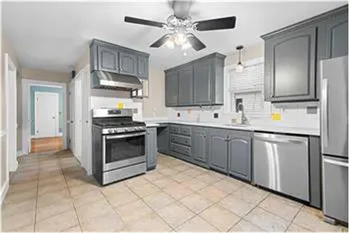 $1350 : Rental property with 2 bedro image 10