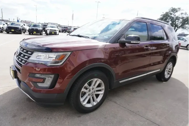 $13988 : Ford Explorer 2016 XLT 4dr S image 3