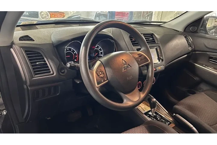 $11888 : 2018 Outlander Sport 2.0 ES image 9