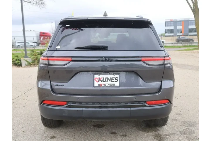 $29277 : Jeep Grand Cherokee 2024 4x4 image 8