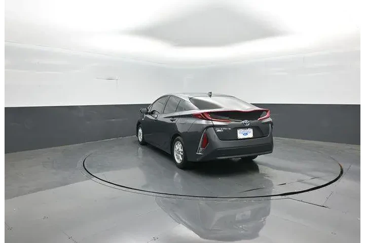 $16958 : Toyota Prius Prime 2018 Plus image 5