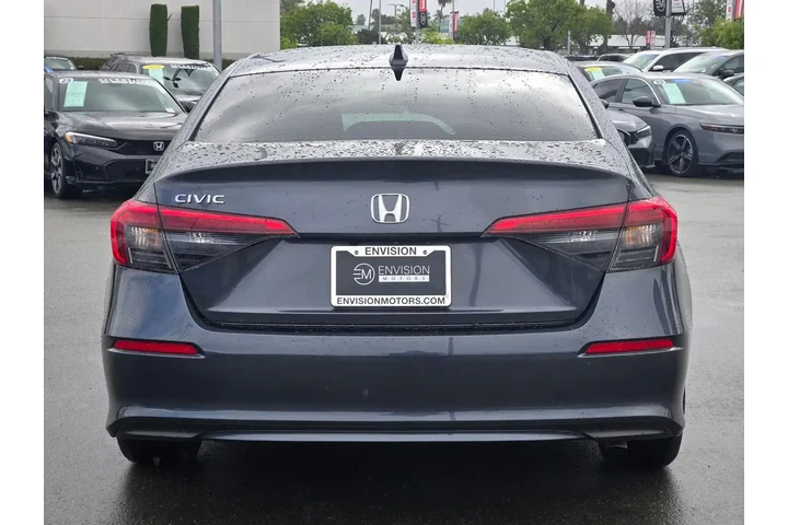 $24842 : Honda Civic 2024 LX 4dr Seda image 6