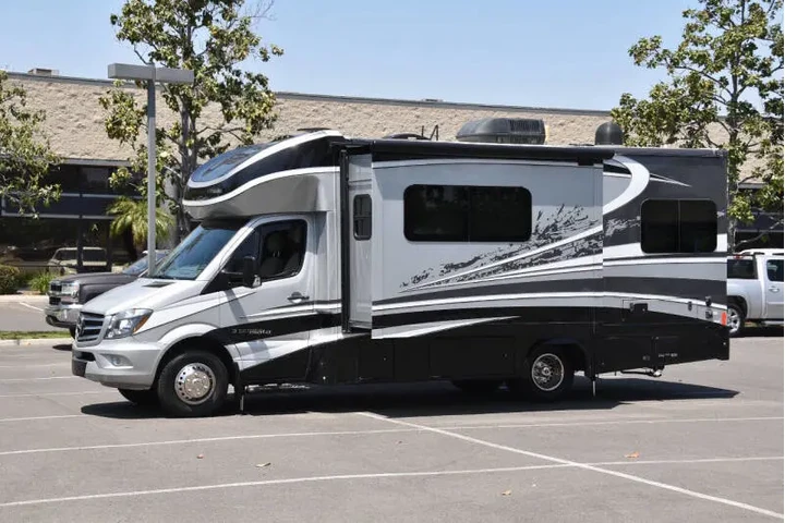 $77777 : 2018 Mercedes-Benz Sprinter image 10