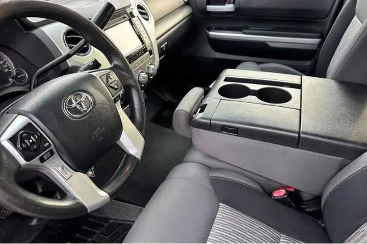 $24995 : Toyota Tundra 2016 4x4 SR5 4 image 9