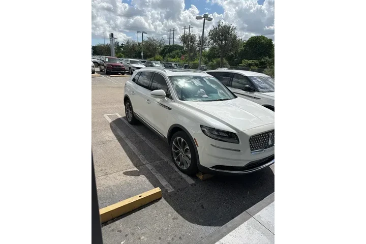 $38590 : Lincoln Nautilus 2023 AWD Re image 2
