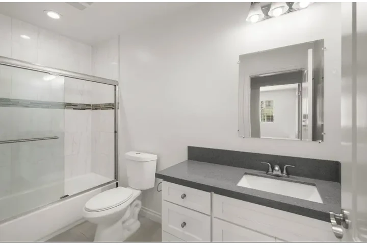 $2765 : 3Bedroom 3bath in Korean LA image 8