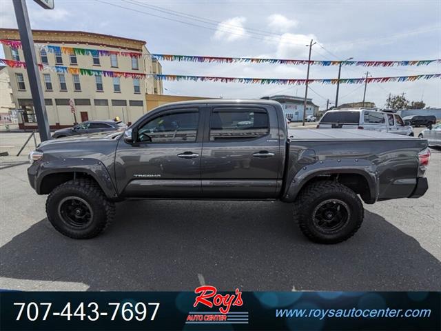 2016 Tacoma Limited 4WD Truck image 4