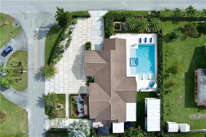 $1350000 : Oportunidad S Miami Heights! image 1