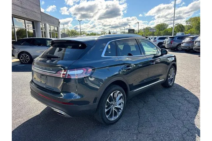 $33985 : Lincoln Nautilus 2022 AWD Re image 7