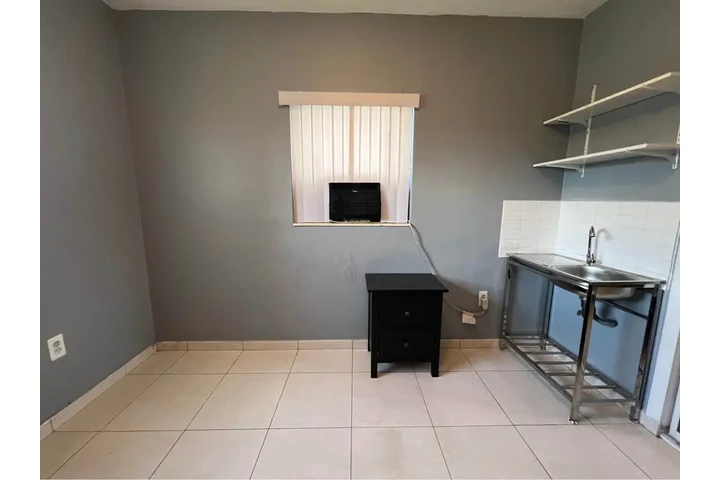 $800 : HABITACION PARA UNA PERSONA image 1