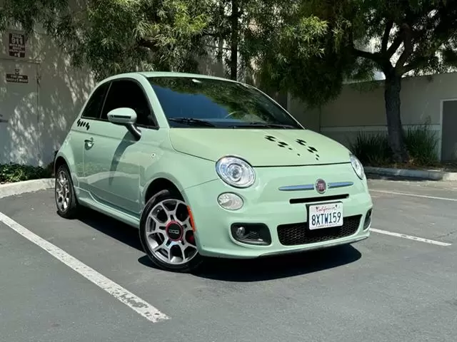 2015 500 Sport Hatchback image 1