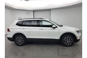 $22998 : Volkswagen Tiguan 2021 SE 4d thumbnail