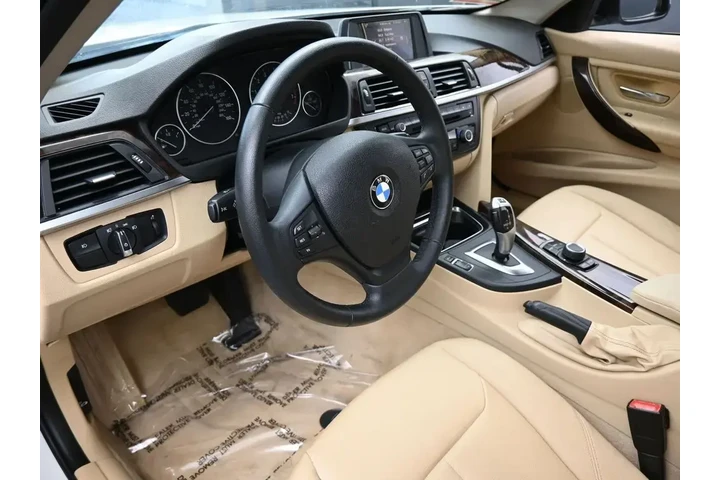 $11998 : BMW 3 Series 2014 320i 4dr S image 10