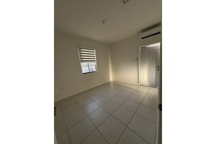 $1550 : Miami in great location image 7