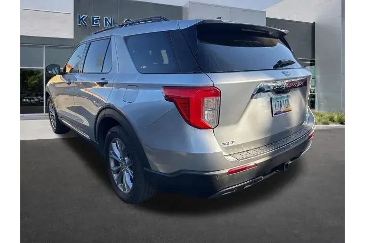 $24920 : Ford Explorer 2022 AWD XLT 4 image 4