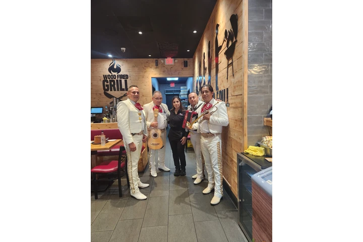 ARMANDO Y SU MARIACHI CHAPALA image 3