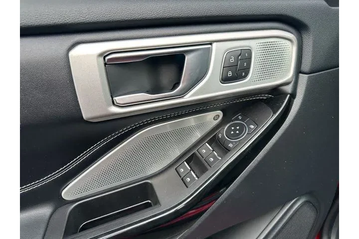 $37989 : Ford Explorer 2022 AWD ST 4d image 9