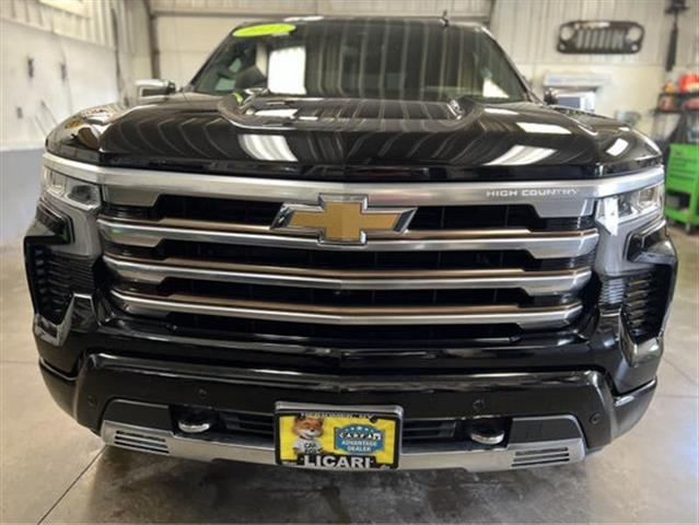 $53900 : 2022 Silverado 1500 High Coun image 2