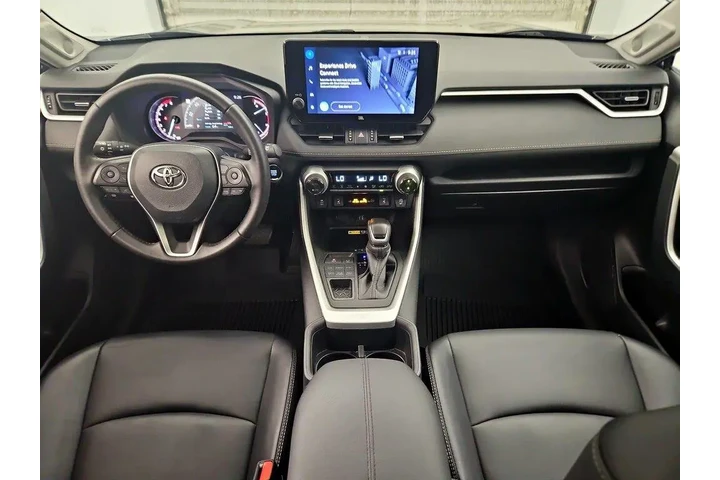 $31998 : Toyota RAV4 2023 AWD XLE Pre image 9
