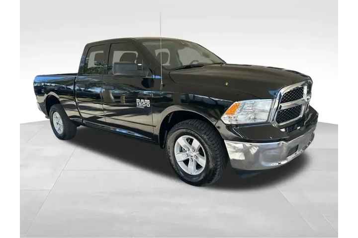 $24394 : Ram 1500 Classic 2024 4x4 SL image 2