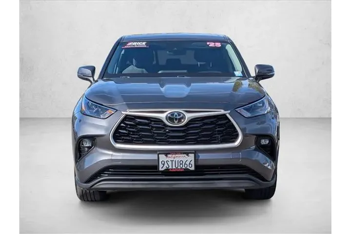 $36682 : Toyota Highlander 2025 LE 4d image 2