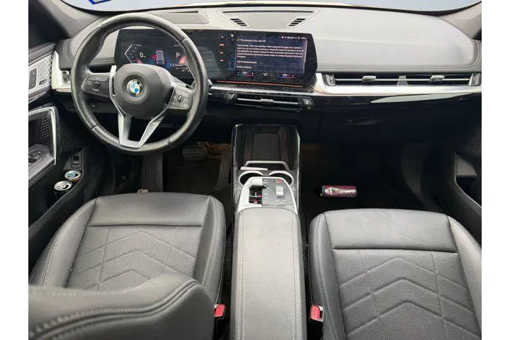 $26847 : BMW X1 2023 AWD xDrive28i 4d image 10