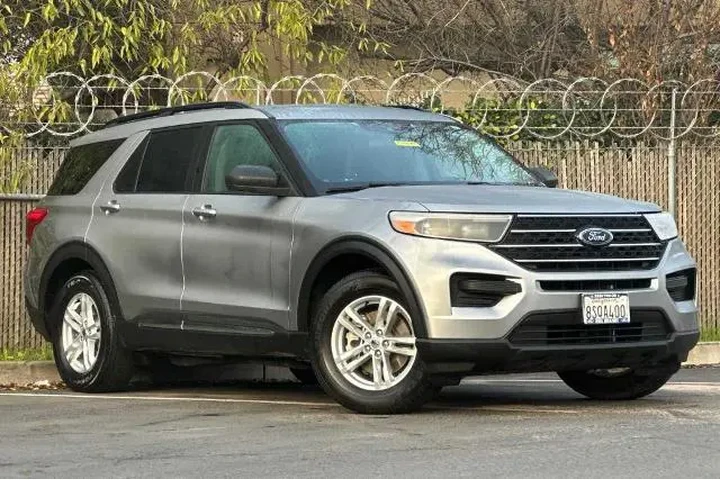 $22247 : Ford Explorer 2020 XLT 4dr S image 2
