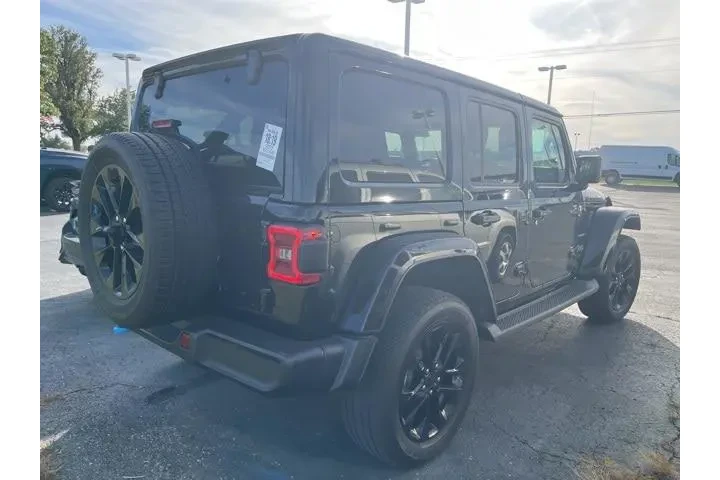 $28246 : Jeep Wrangler Unlimited 2022 image 6