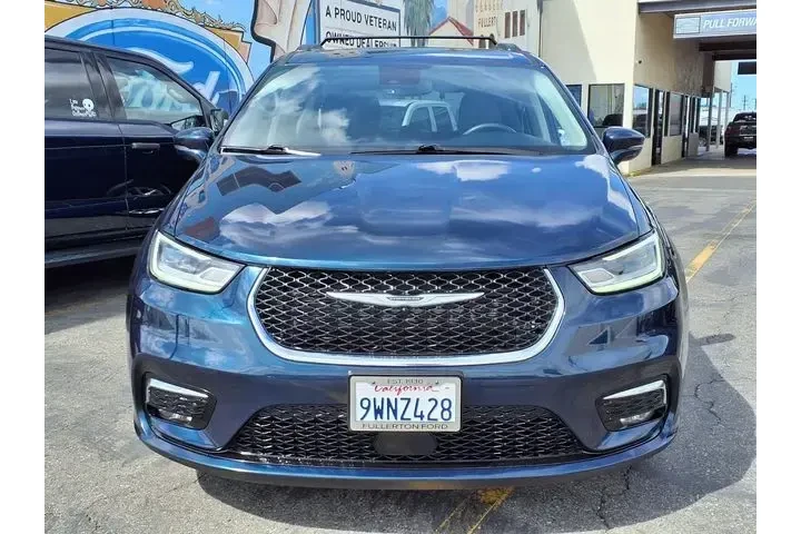 $17999 : Chrysler Pacifica 2022 Touri image 2