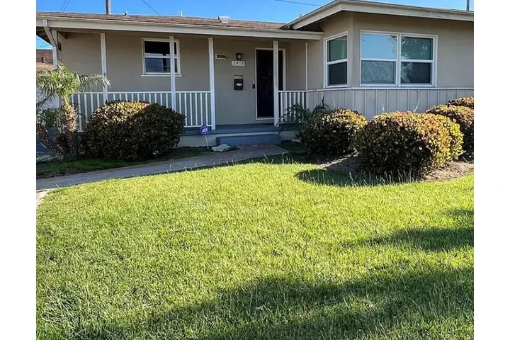 $1900 : UPDATED SINGLE FAMILY HOME - image 1