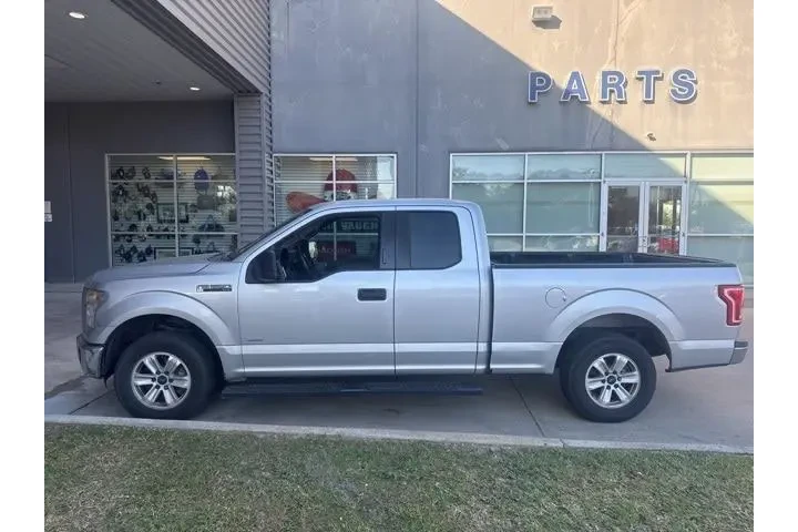 $6200 : Ford F-150 2016 4x2 XLT 4dr image 1