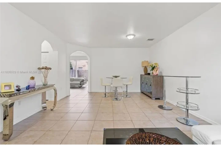 $2500 : Se renta Townhouse en Homested image 5