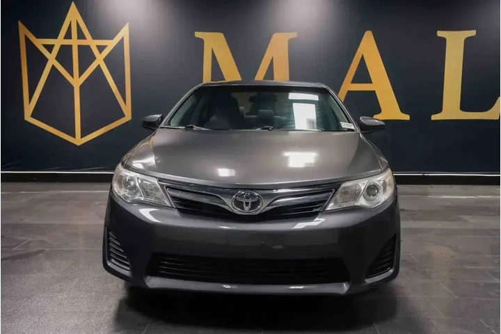 $15362 : Toyota Camry 2014 SE 4dr Sed image 4