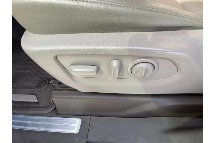 $32883 : GMC Sierra 1500 2020 4x4 SLT image 10