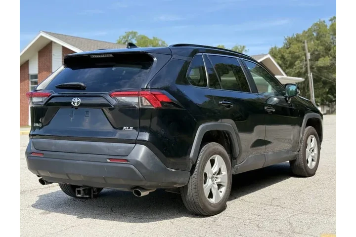 $15999 : 2021 RAV4 XLE image 7