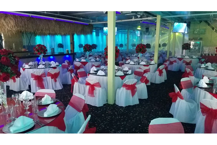 Salon de fiestas/ Banquet Hall image 4
