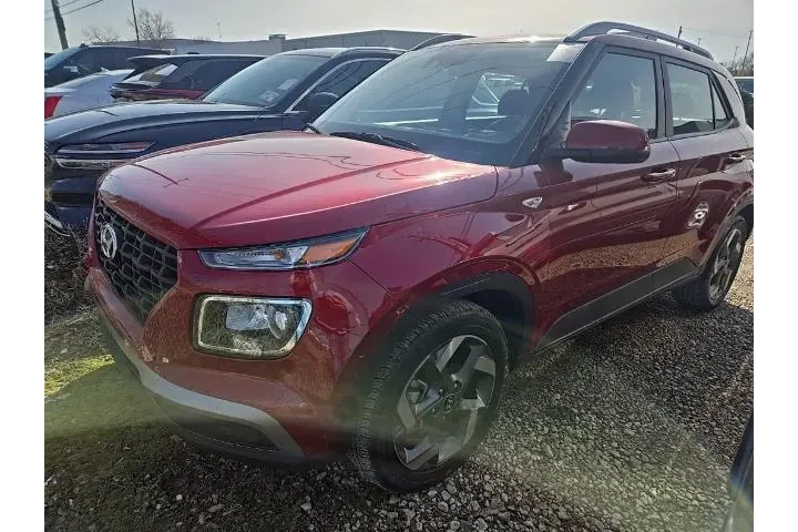 $19110 : Hyundai VENUE 2025 SEL 4dr C image 1