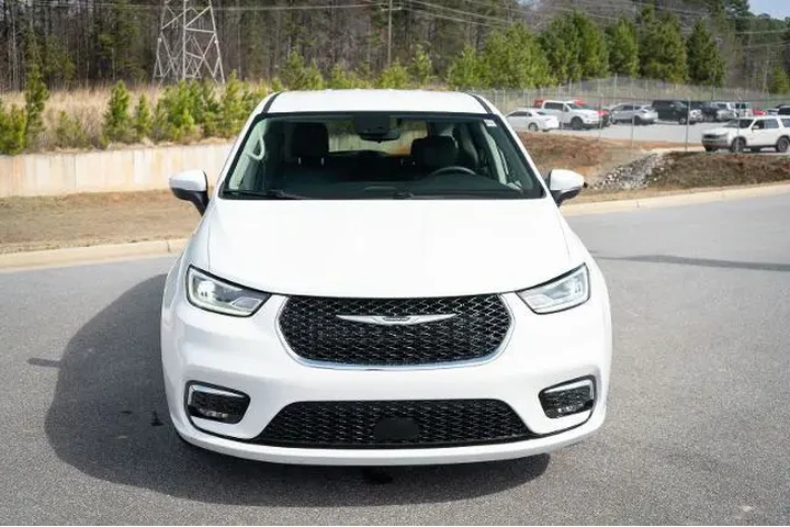 $25987 : Chrysler Pacifica 2023 Touri image 2