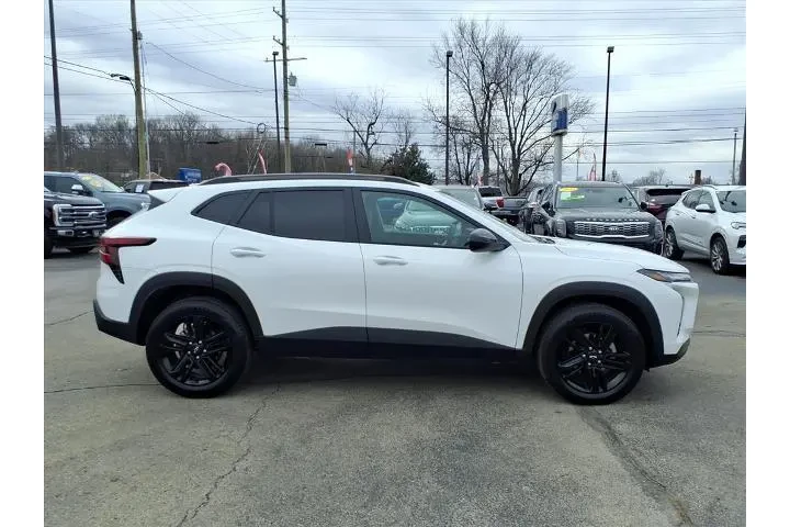 $27988 : Chevrolet Trax 2025 ACTIV 4d image 2