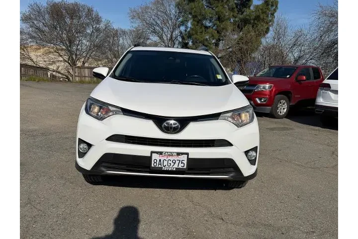 $14000 : Toyota RAV4 2017 XLE 4dr SUV image 7
