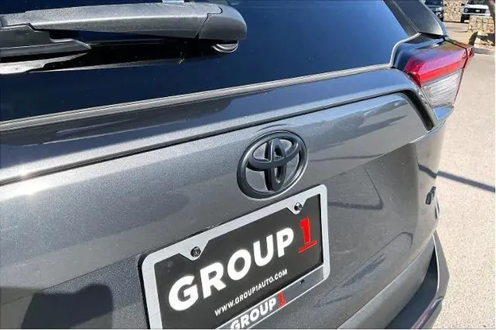 $21563 : Toyota RAV4 2020 LE 4dr SUV image 9