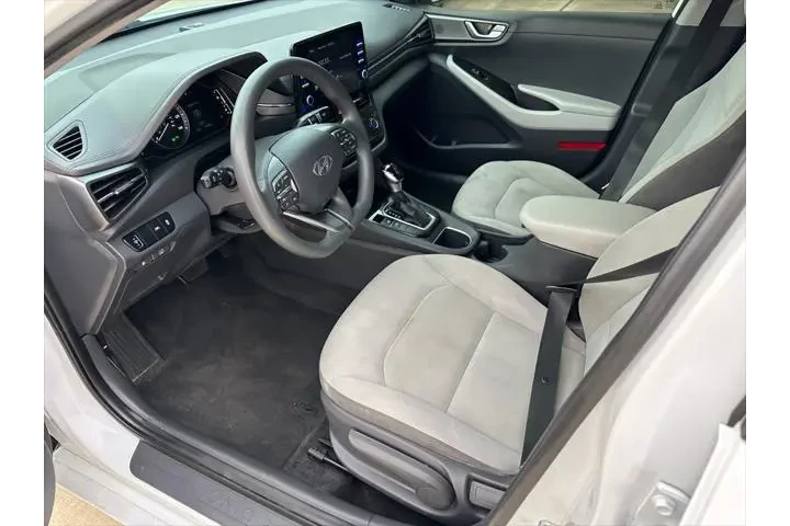 $13995 : Hyundai IONIQ Hybrid 2021 Bl image 6