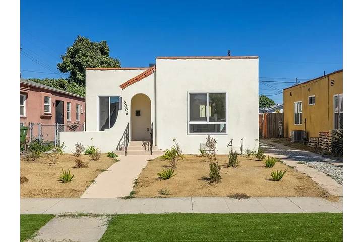 $1050 : Charming Spanish-Style home image 1