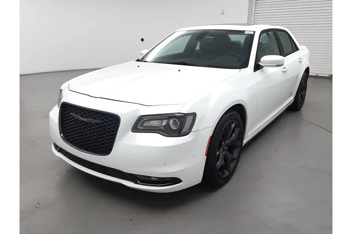 $25998 : Chrysler 300 2023 S V6 4dr S image 3