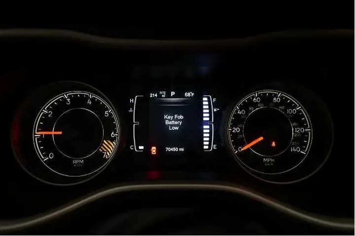 $14698 : Jeep Cherokee 2016 4x4 Latit image 2