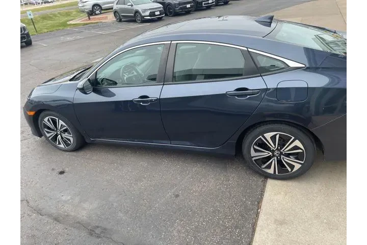 $16852 : Honda Civic 2017 EX-L 4dr Se image 8