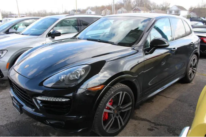 2014 Cayenne GTS image 3