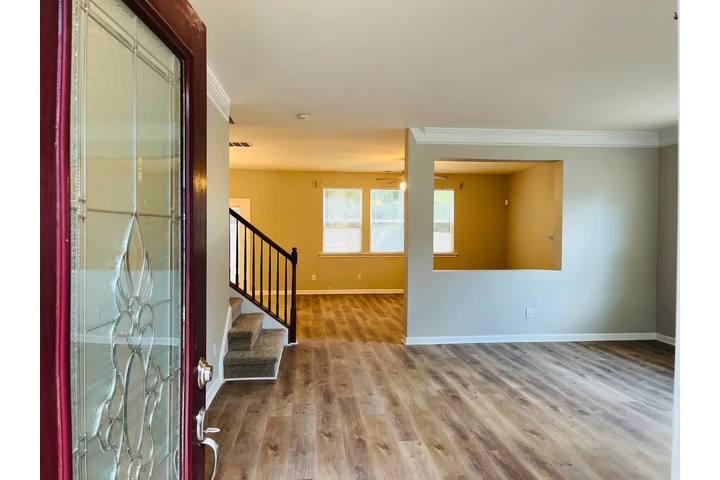 $1295 : CASA EN ALQUILER image 3