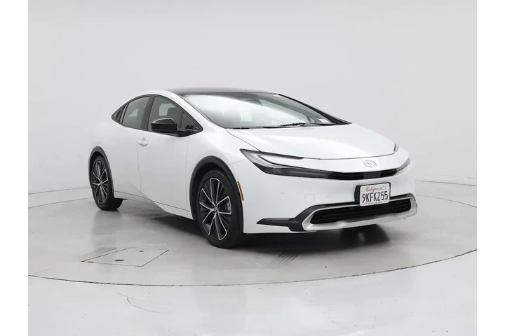 $30998 : Toyota Prius 2024 XLE 4dr Ha image 1